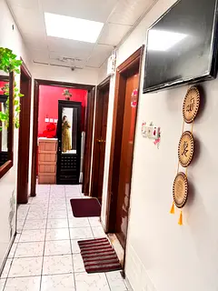 LADIES BEDSPACE AVAILABLE NXT TO SALAUDDIN METRO