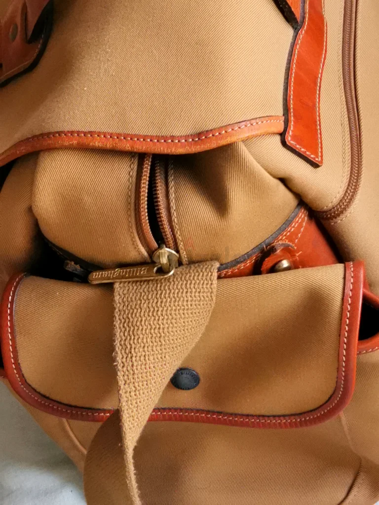 Billingham 550 classic retro design from U.K. !  Please read about it..  Its an eye catcher!63233634107009113
