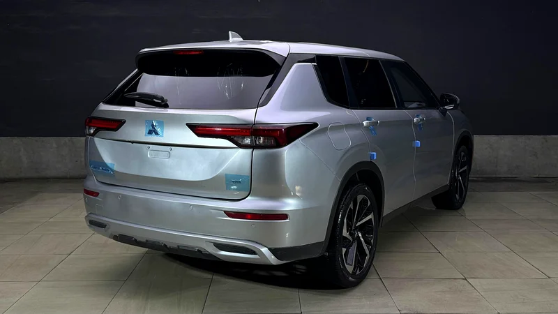 Mitsubishi Outlander SE #08825563152749318658111