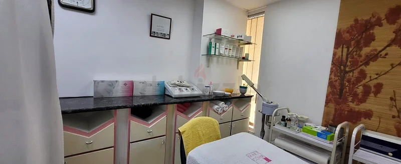 Fully functional and busy Beauty Salon for urgent sale!63438049831427115