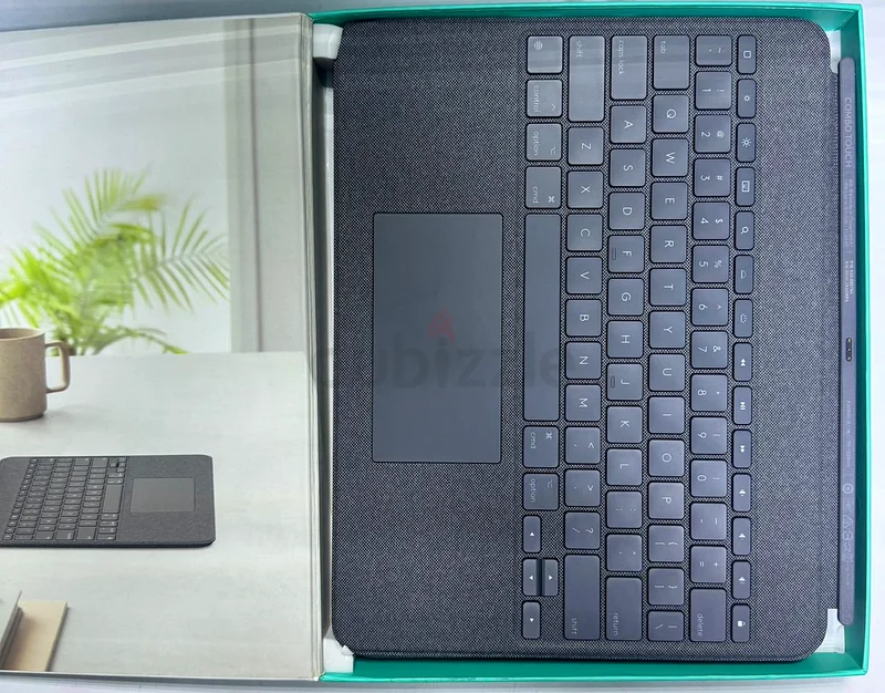 Logitech Combo Touch Keyboard Case with Trackpad for iPad Pro 12.9-inch 5/6 Generation Brand New Nev63169457567874113