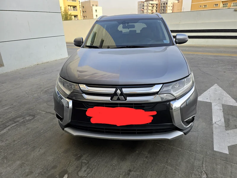 Mitsubishi outlander full option free accident 4×4 Gcc7seats63225309674113114