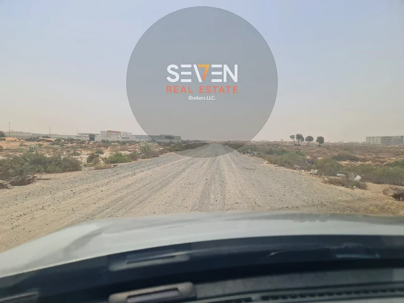 فيلا مخططاتها موقعة بشكل استراتيجي63183230956674113