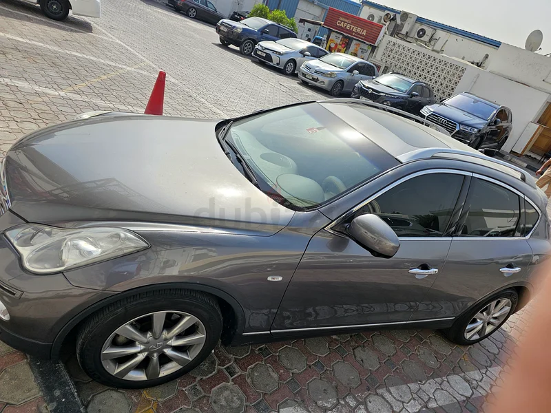 إنفيني QX 50، لون رمادي لامع، بحالة ممتازة، بكامل المواصفات مع سقف بانورامي631743072056331118