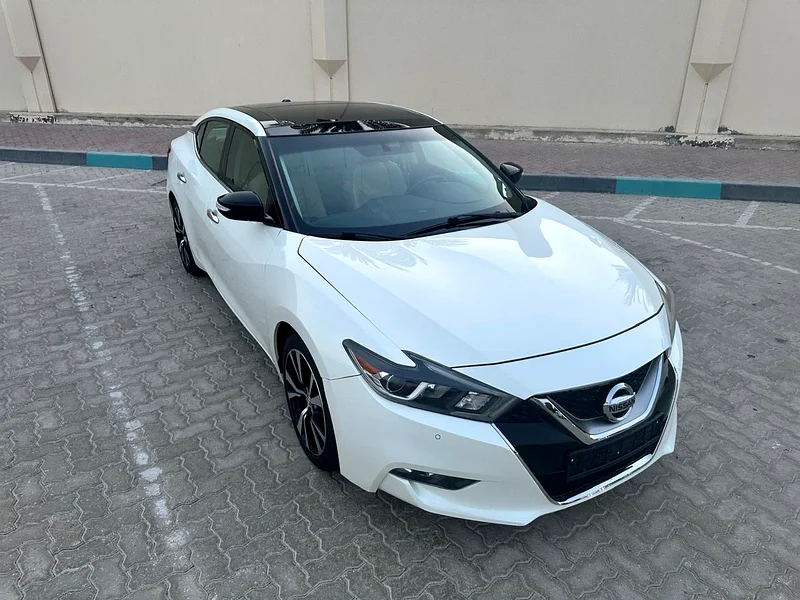 Urgent Nissan maxima SV model 2018 Gulf panoramic full option63148165438466113