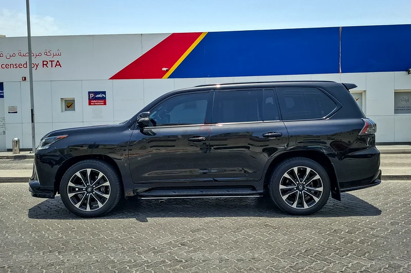 AED 5151/month | 2021 Lexus LX570 Signature Black Edition | GCC Specs | Ref#33946963226215683457114