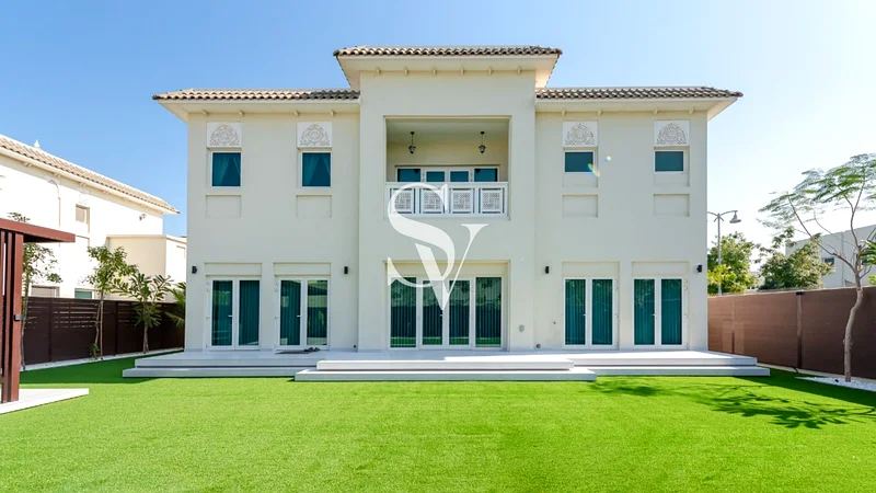 فيلا فاخرة | مُحدثة | وحدة ركنية | حصرية63218286330627114