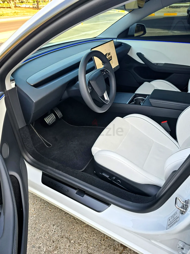 MINT CONDITION Tesla Model 3 Performance63175703522051113
