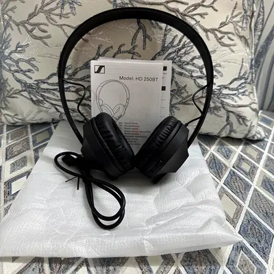 Sennheiser HD 250BT Black