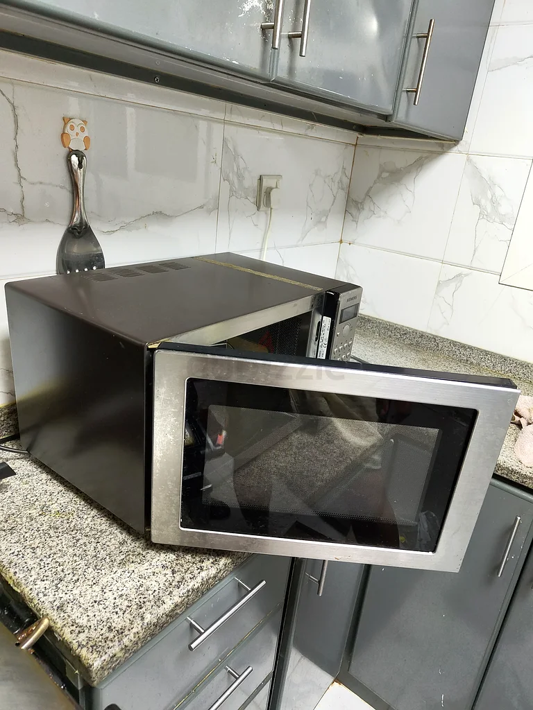Efficient Siemens Microwave Oven for Sale!63168993298817113