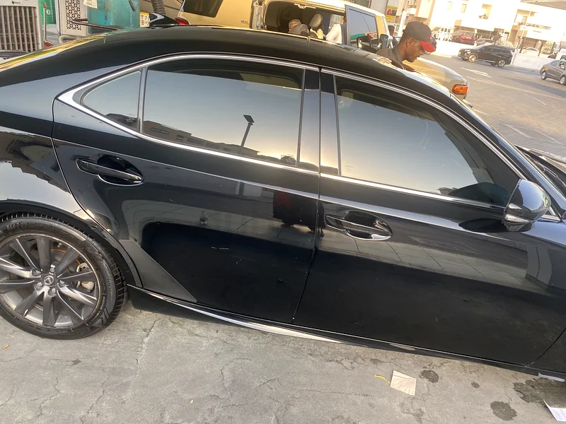 لكزس iS للبيع بقيادة سيدة، 52,000 درهم إماراتي63150024300163114