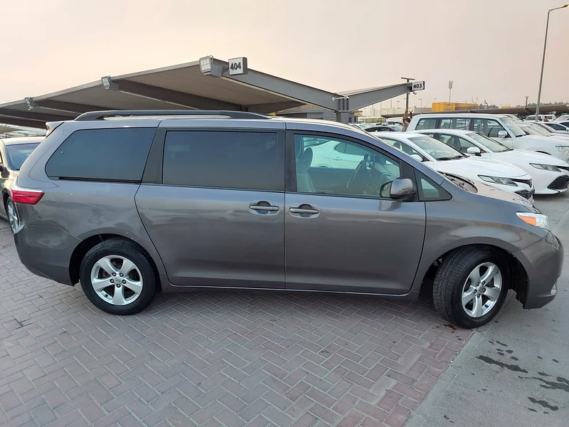 Toyota Sienna 2015 American63148650091266113