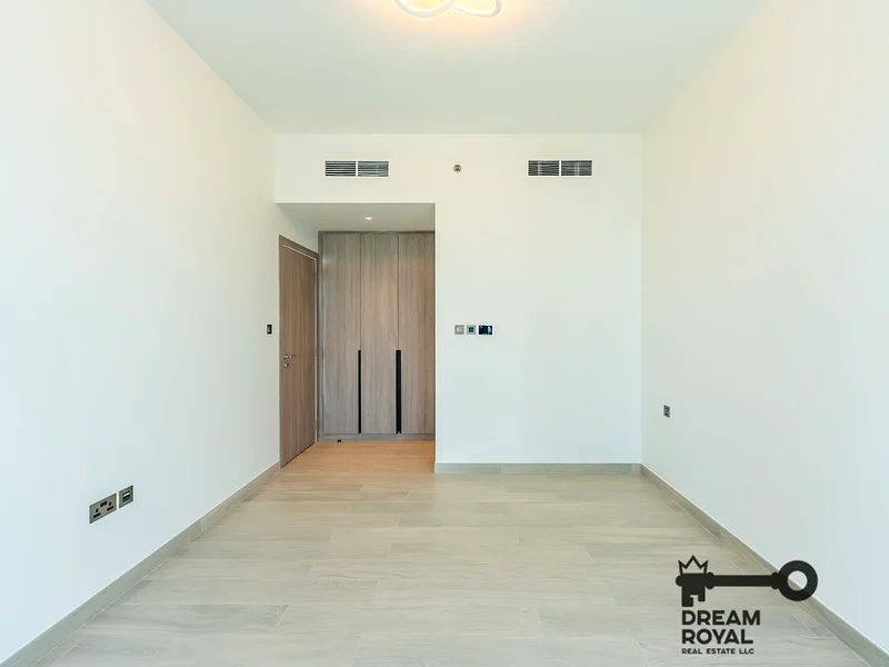 Prime location | Mid floor | Unfurnished63988330286211114
