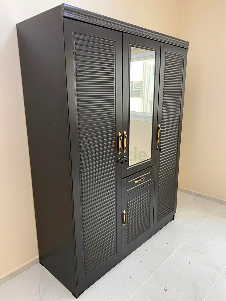 NEW BLACK COLOUR THREE DOOR WARDROBE63216828676097111