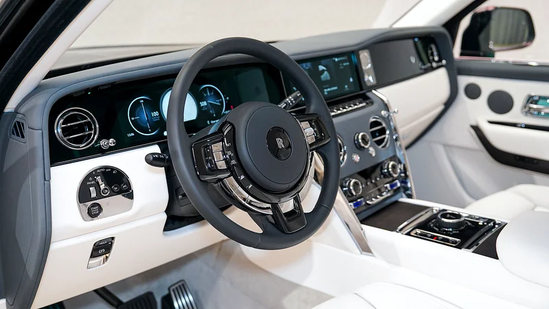Cullinan Silver Badge | AED 29,319 PM | Up to 3 Years Unlimited Warranty63154620225665113