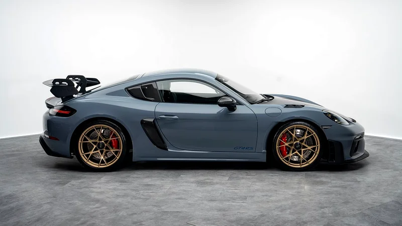 Porsche Cayman GT4 RS Weissach - 2025 - GCC - Under Warranty63156540340994114