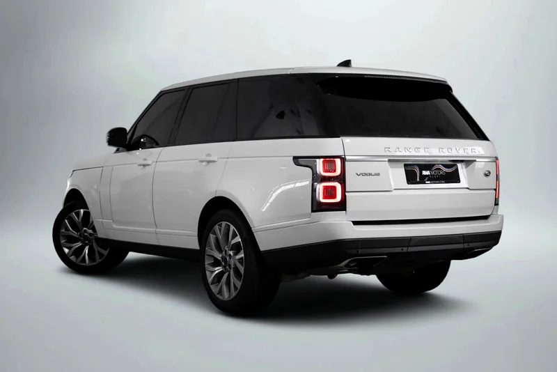 3,950 درهم إماراتي / 60 شهرًا | 0% دفعة أولى | رينج روفر فوج إتش إس إي 2019 بمحرك V6 / سجل صيانة رينج روفر بالكامل63226743602947111