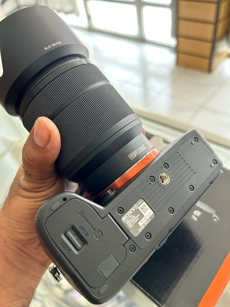 سوني A7iii مع عدسة 28-7063172220728577111