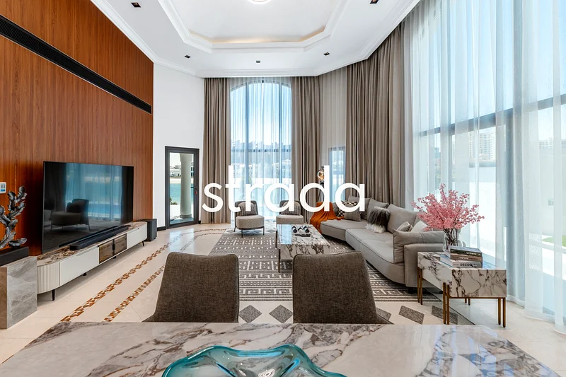 Upgraded | Rotunda | City View63753253392897114