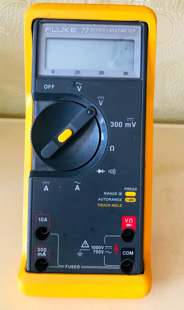 FLUKE 77 SERIES 2 DIGITAL MULTI METER