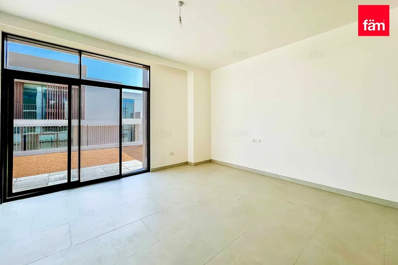 قريب من المسبح | وحدة زاوية | النوع أ | محجوز63218789806337112