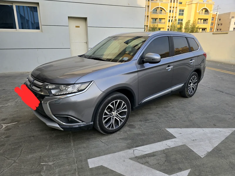 Mitsubishi outlander full option free accident 4×4 Gcc7seats63225309674113113