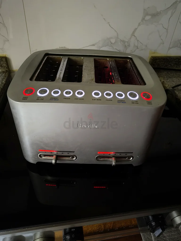 توستر بريفيل 4 شرائح أنيق للبيع!63253478313217111