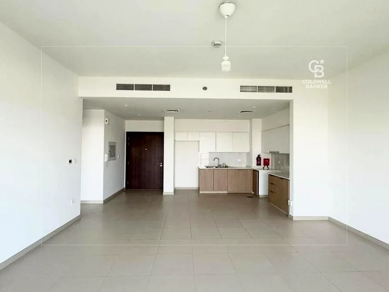 شقة بإطلالة على الجولف والبارك | مؤجرة | موقع متميز64410724227970110