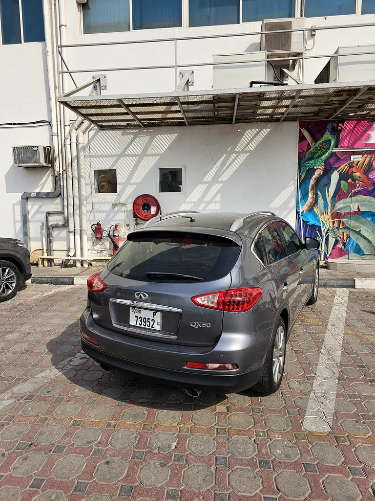 إنفيني QX 50، لون رمادي لامع، بحالة ممتازة، بكامل المواصفات مع سقف بانورامي63174307205633111