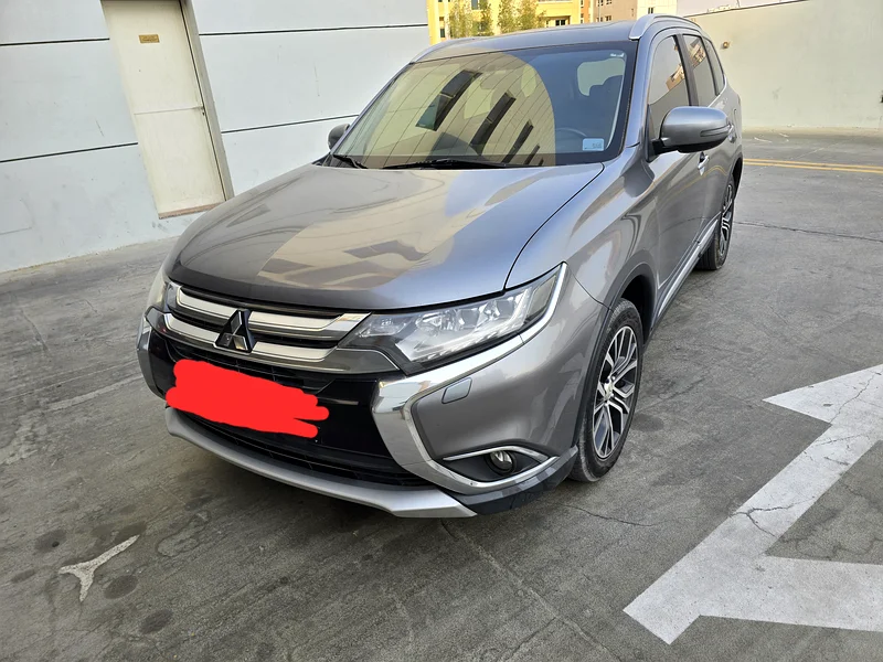 Mitsubishi outlander full option free accident 4×4 Gcc7seats63225309674113111