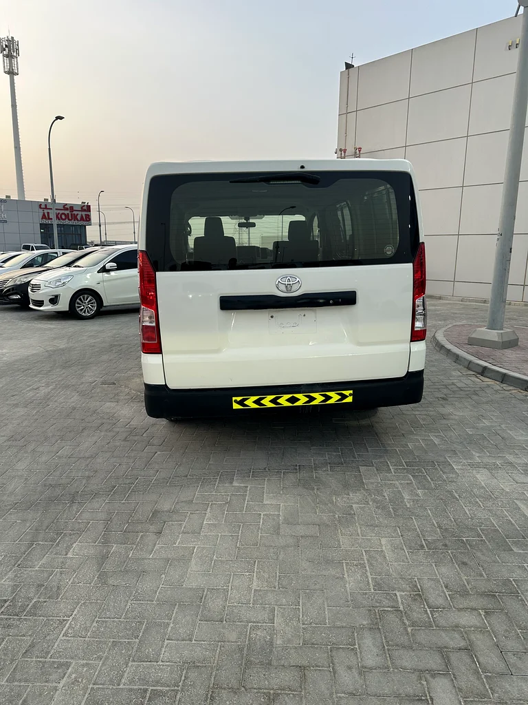 Toyota Hiace van63166156406658114