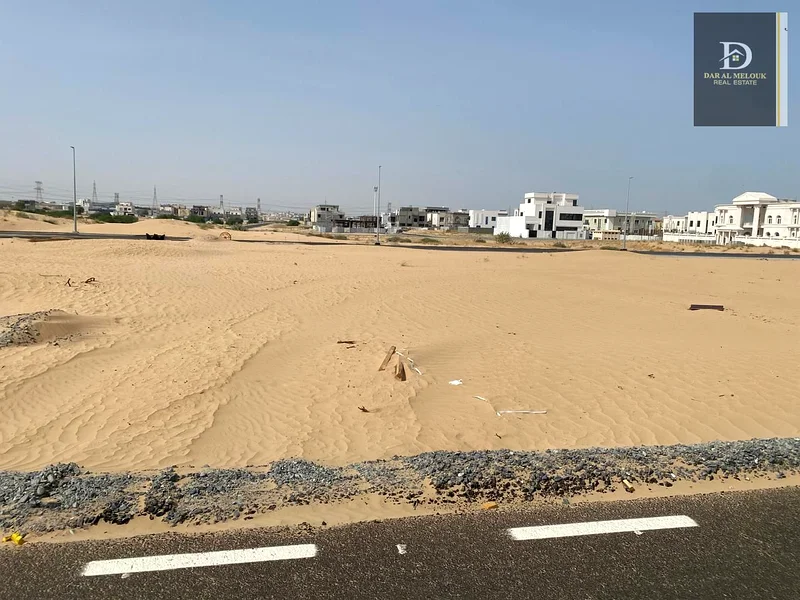 أرض سكنية للبيع في منطقة الحوشية بالشارقة63183716149121113