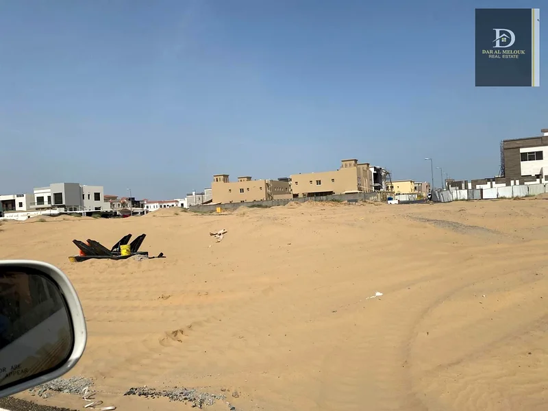 أرض سكنية للبيع في منطقة الحوشية بالشارقة63183716149121112