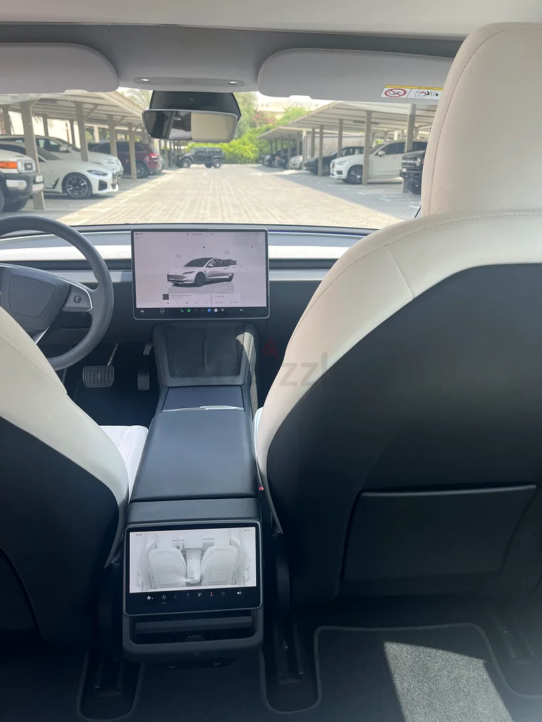 New shape Tesla Model 363175703541377111