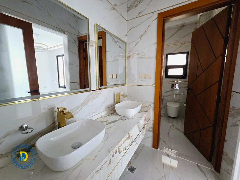For sale, a 3-bedroom villa with modern finishing. The price includes registration and ownership fe63186740338561113