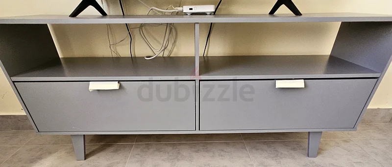 TV table used for 2 months only63180833742337112