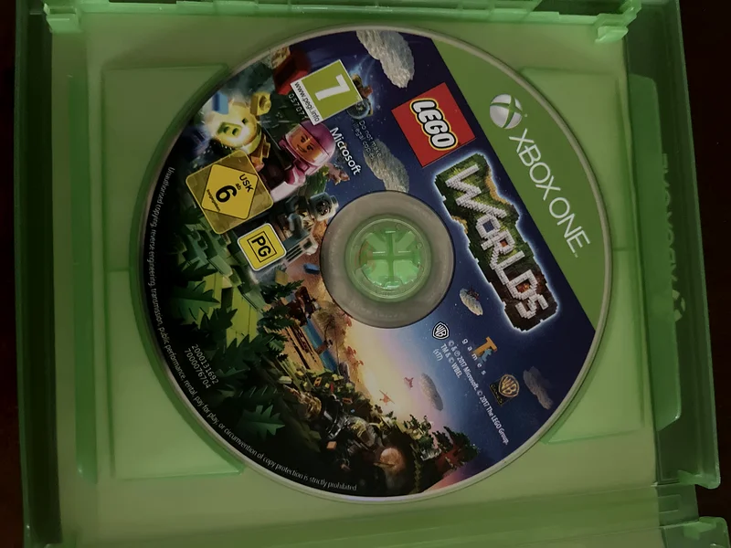 استمتع بمرح لعبة LEGO Worlds على جهاز Xbox One!63174330490883111