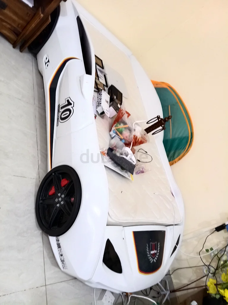 سرير أطفال على شكل سيارة رياضية - ممتع وأنيق!632238526364191119