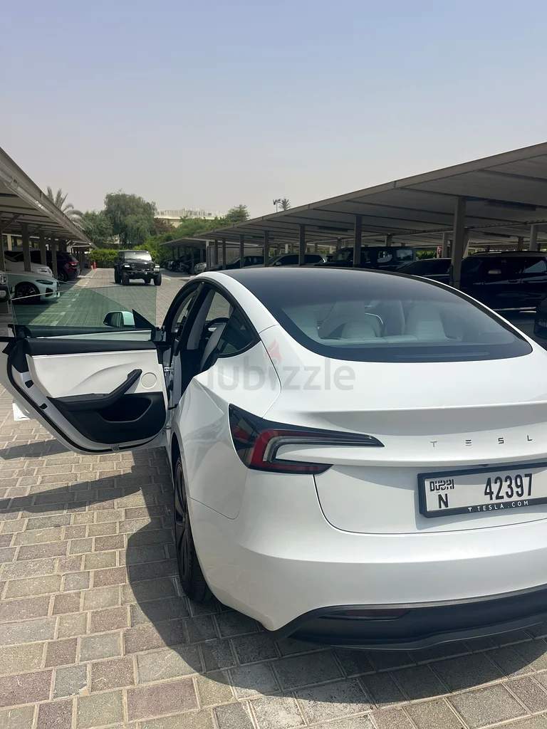 New shape Tesla Model 363175703541377114