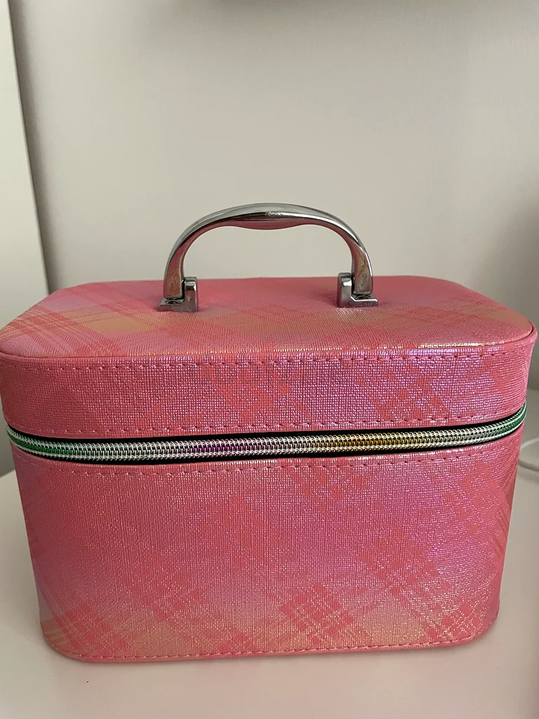 Chic Pink Cosmetic Bag for All Your Beauty Essentials!63241667619457111