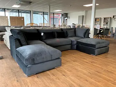 Luxurious Modern L-Shaped Sofa in Elegant Charcoal