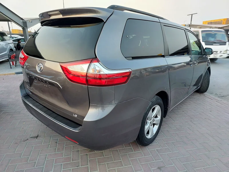 Toyota Sienna 2015 American63148650091266114
