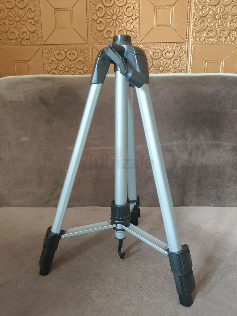 تلسكوب سيليسترون بحالة ممتازة مع حقيبة وعدسات صغيرة63172677622786114