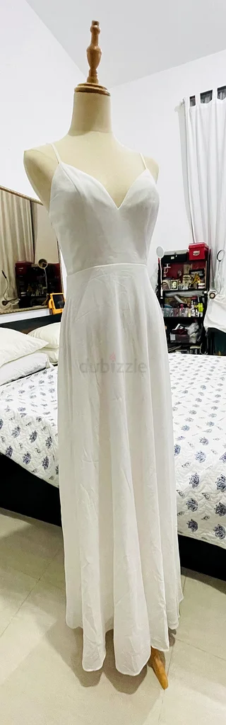 فستان سهرة أبيض أنيق معروض للبيع!63239618225410112