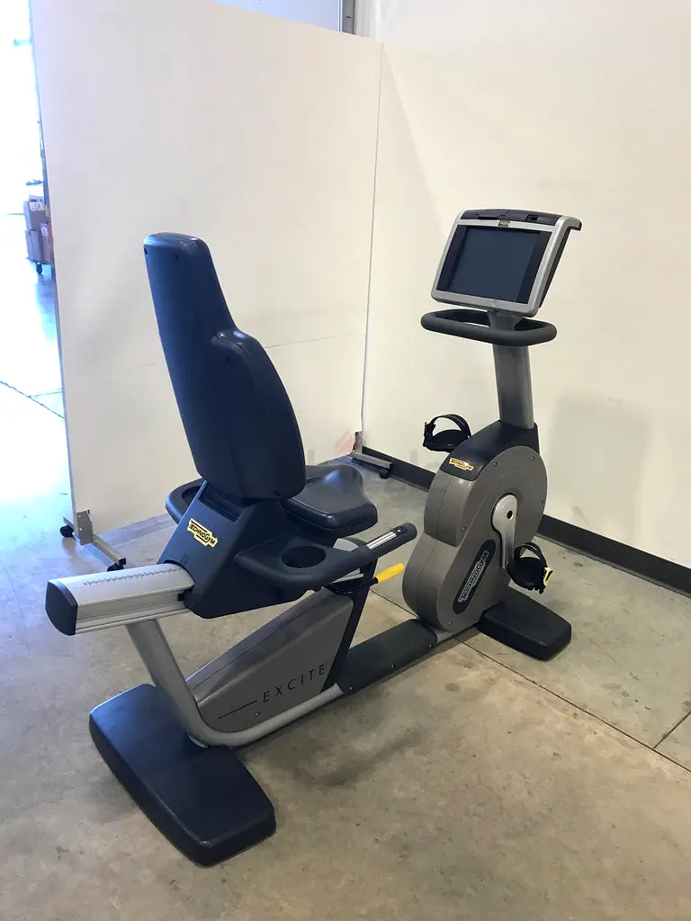 Bicicleta reclinada TechnoGym Excite