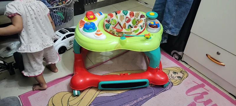 عربة تنقل الأطفال63196136250755111