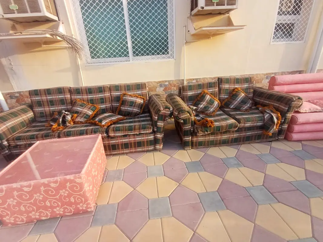 for free come and pick it up from alshelelah abudhabi
