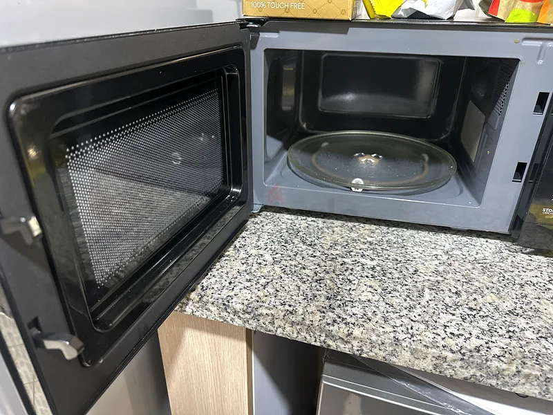 Midea 20L Microwave – Excellent Condition | AED 120 | Al Nuaimiya 3, Ajman63249255476353111