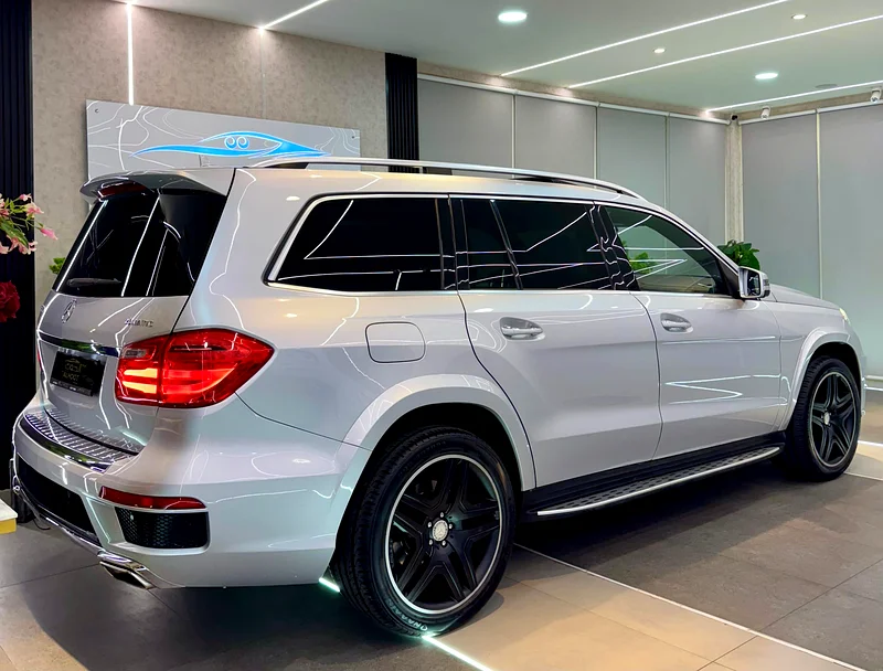 أفضل مرسيدس GL500 V8 || الأعلى فئة || خالية من الحوادث || لدول مجلس التعاون الخليجي || 7 مقاعد || محفوظة جيدًا63165226207875111