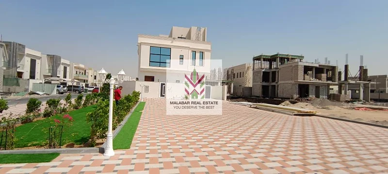 فيلا فاخرة مكونة من 6 غرف نوم مع حمام سباحة، تراس مفتوح وركنية للبيع63883873993729110